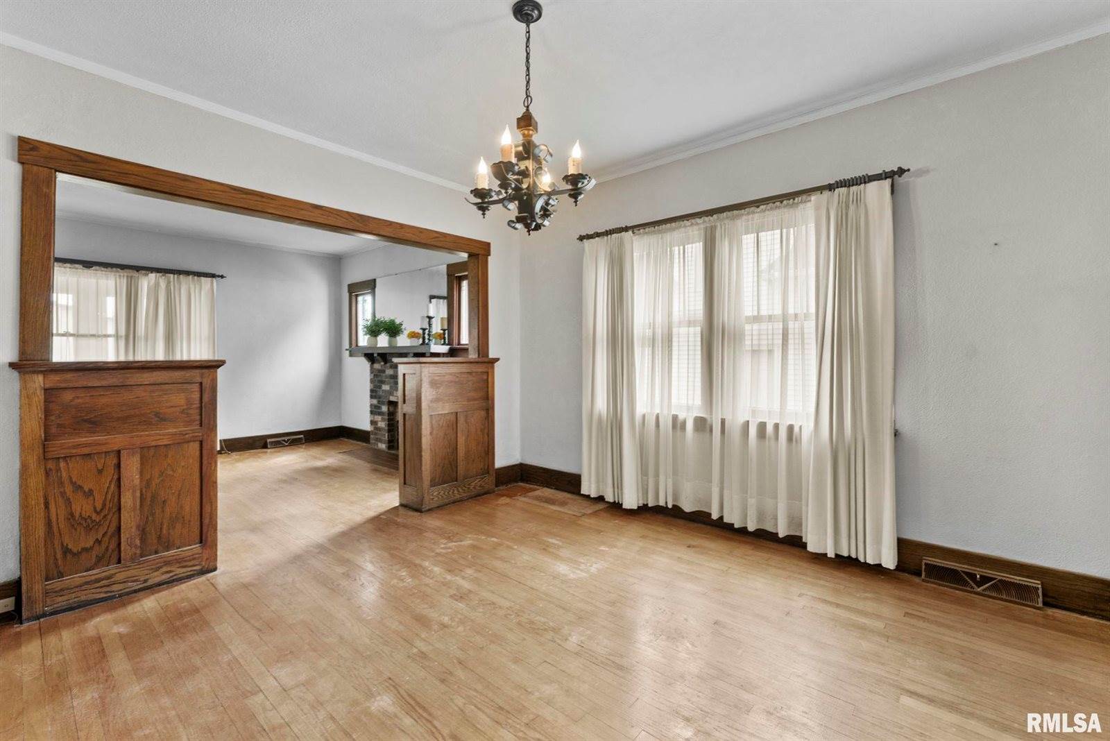 217 40TH Street, Moline, IL 61265