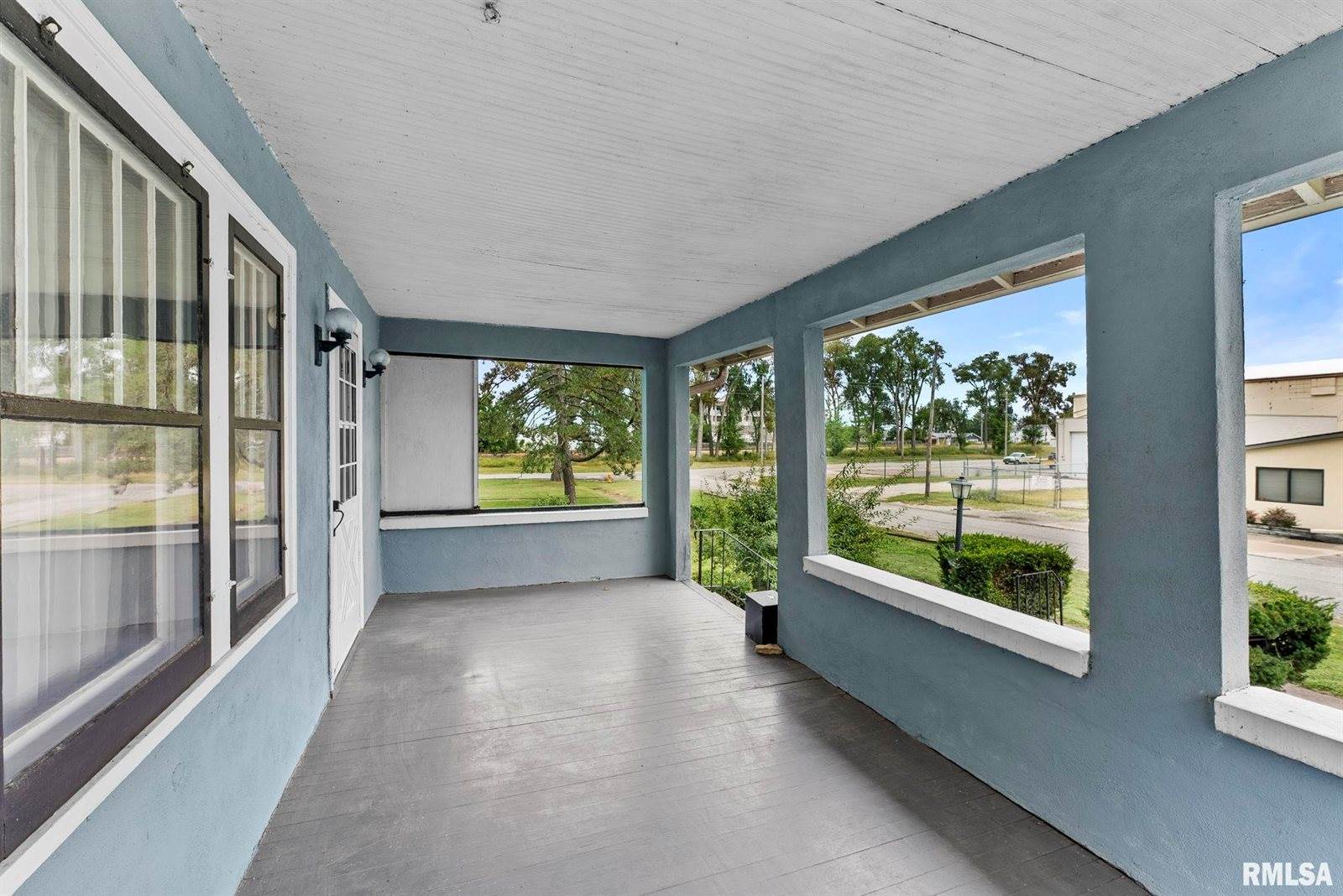 217 40TH Street, Moline, IL 61265