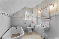 217 40TH Street, Moline, IL 61265