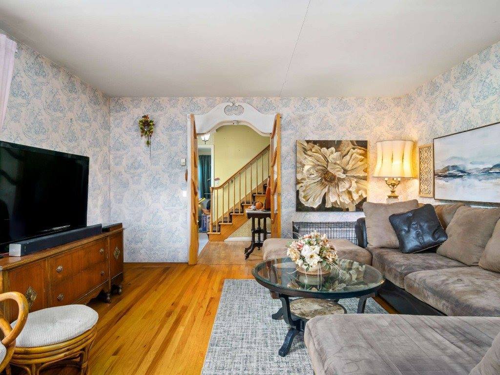 674 Cafferty Hill Rd, Endicott, NY 13760