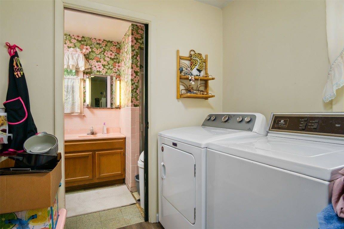 674 Cafferty Hill Rd, Endicott, NY 13760