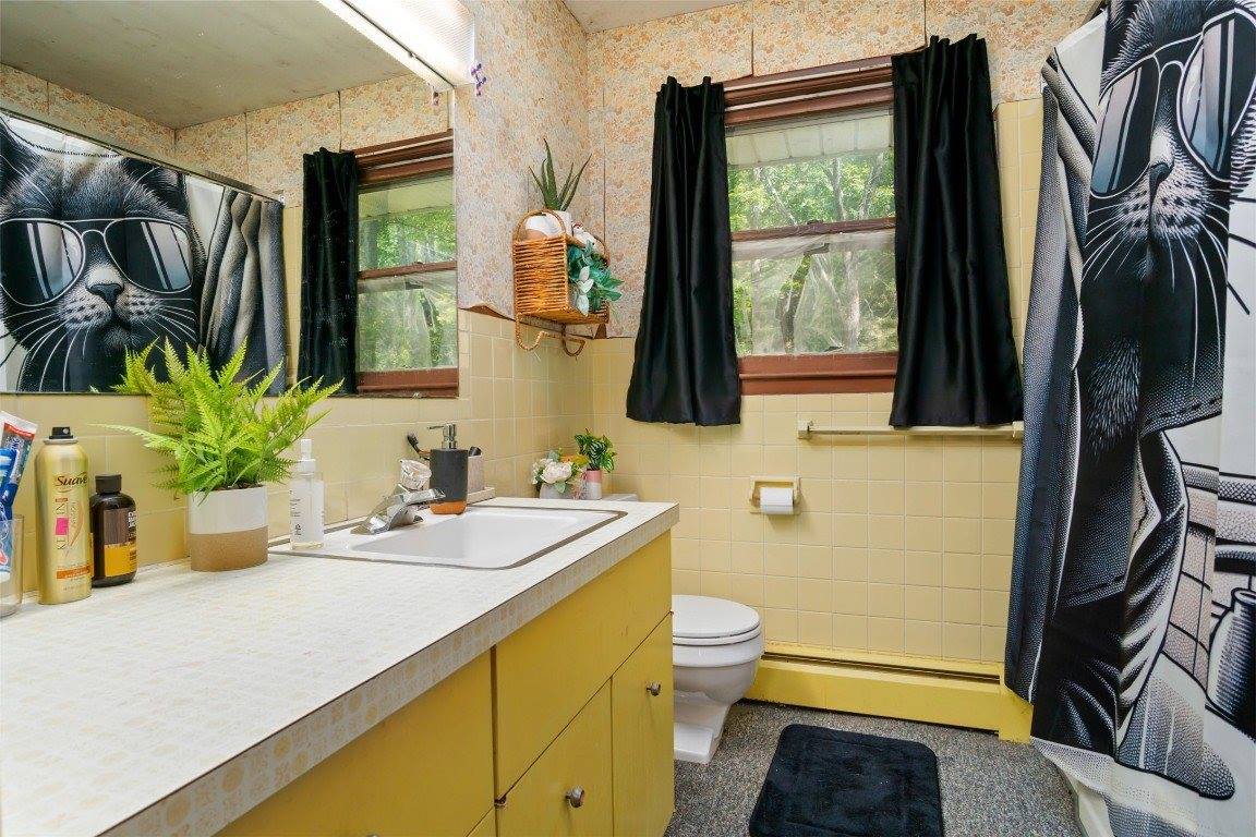 674 Cafferty Hill Rd, Endicott, NY 13760