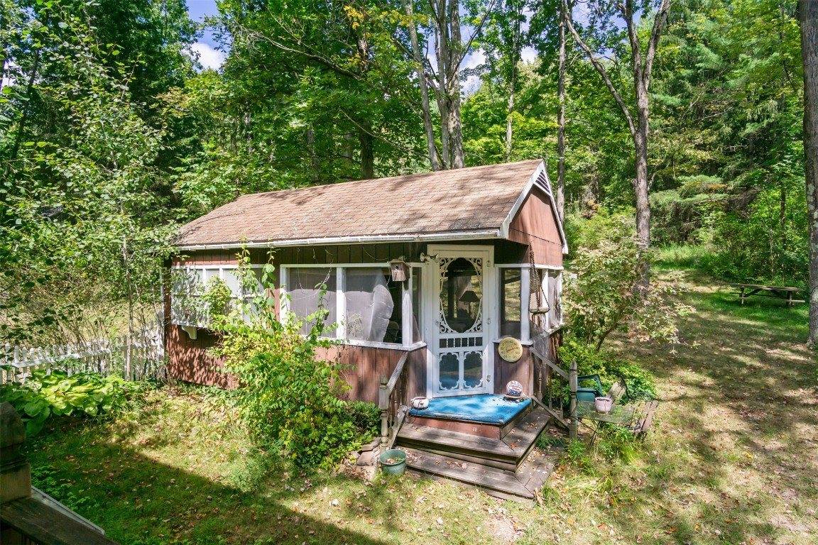 674 Cafferty Hill Rd, Endicott, NY 13760