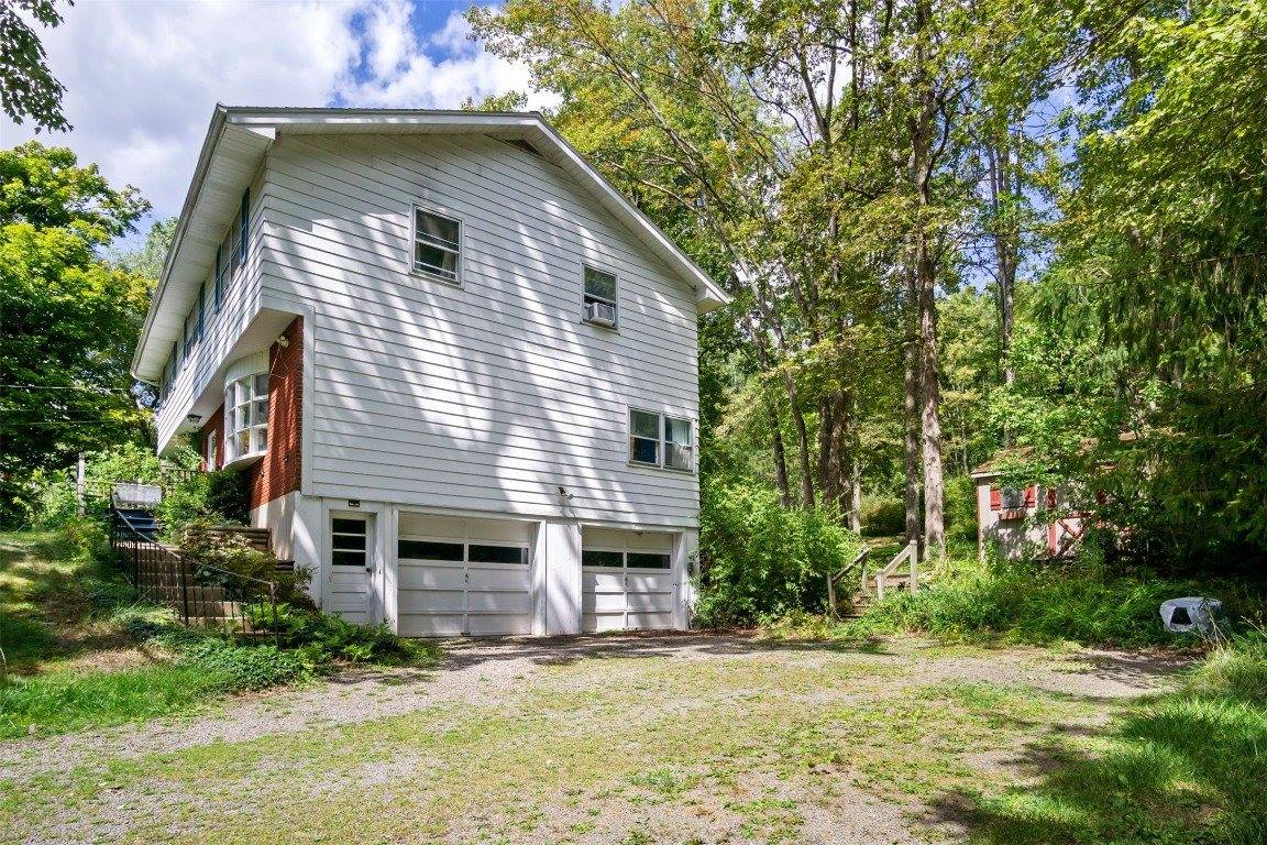 674 Cafferty Hill Rd, Endicott, NY 13760