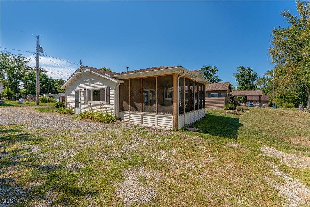 10569 Shadyside Drive, North Benton, OH 44449