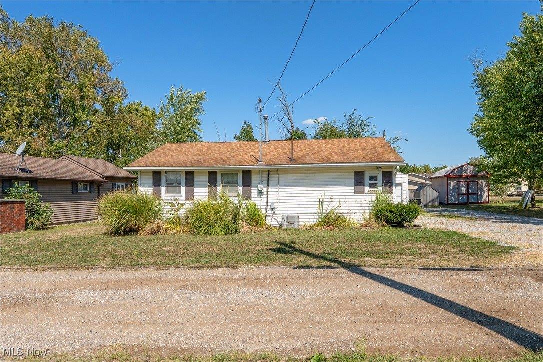 10569 Shadyside Drive, North Benton, OH 44449