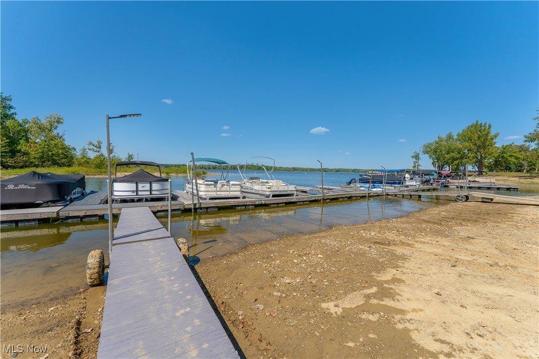 10569 Shadyside Drive, North Benton, OH 44449