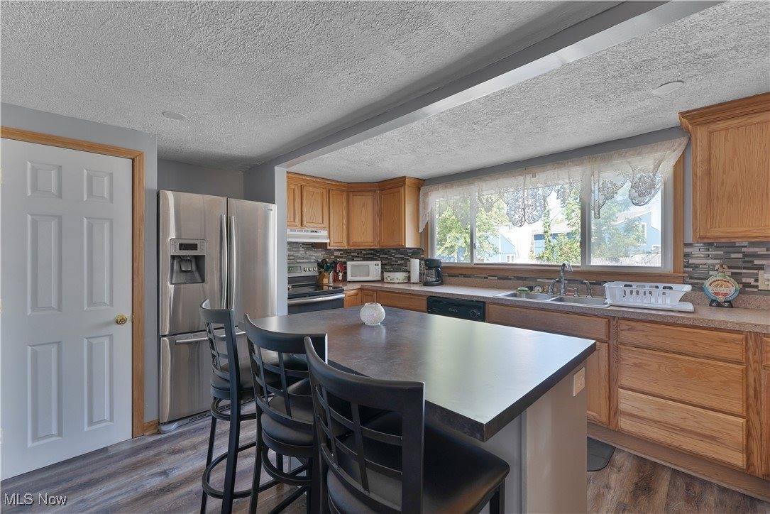 10569 Shadyside Drive, North Benton, OH 44449