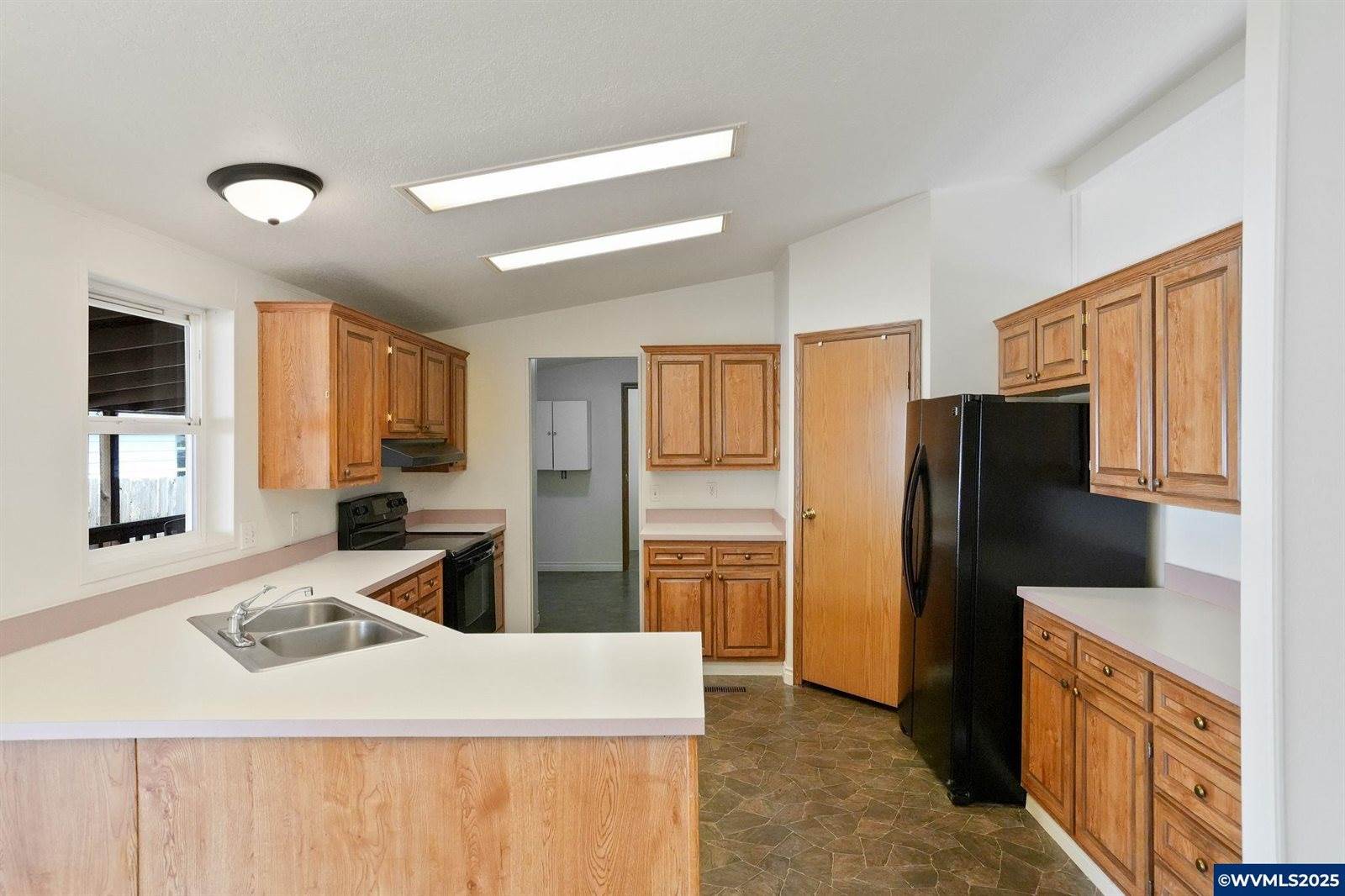 3220 Marion St, Albany, OR 97322