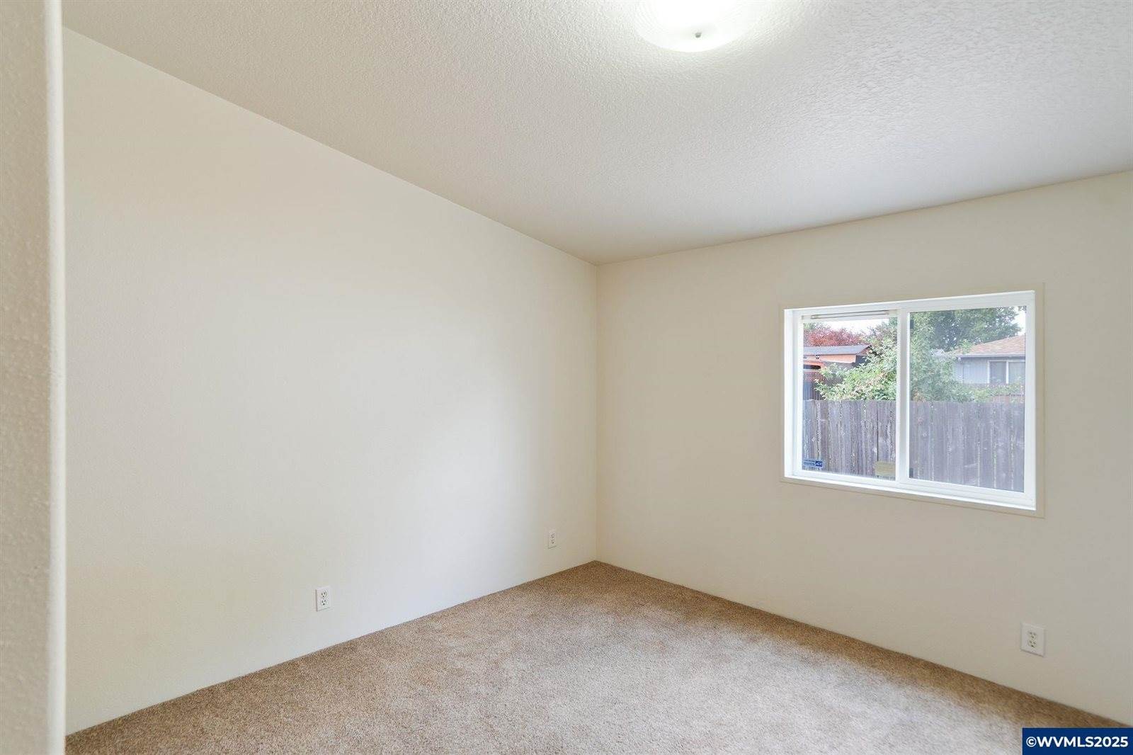 3220 Marion St, Albany, OR 97322