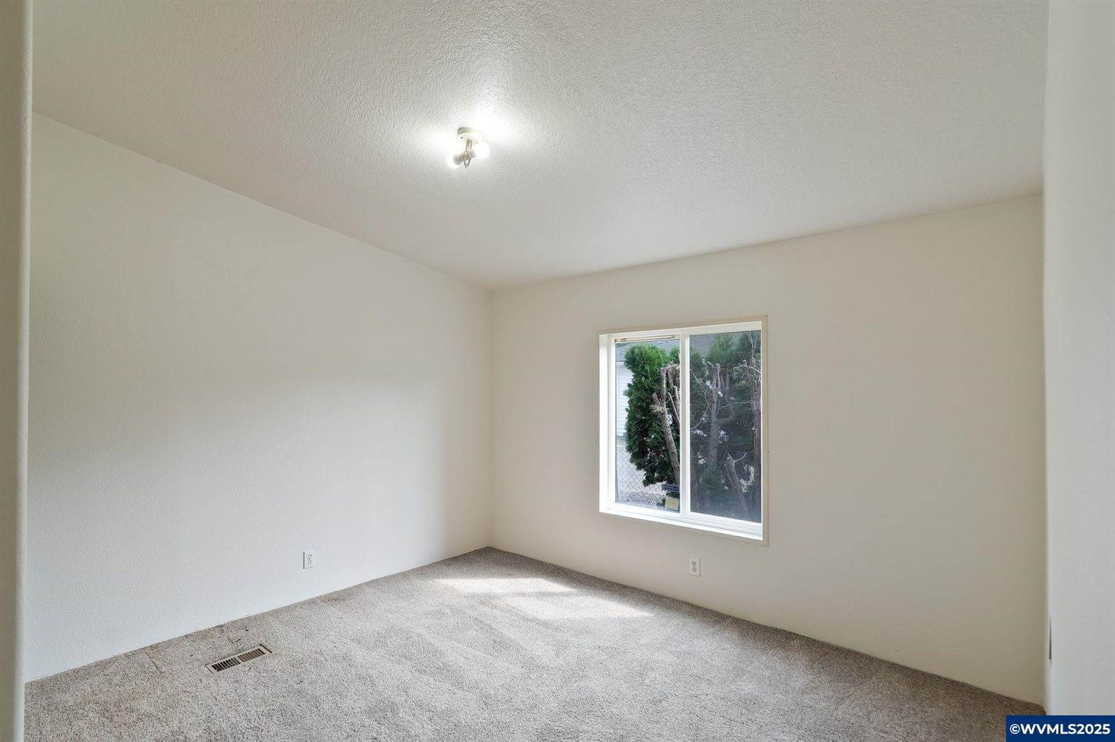 3220 Marion St, Albany, OR 97322