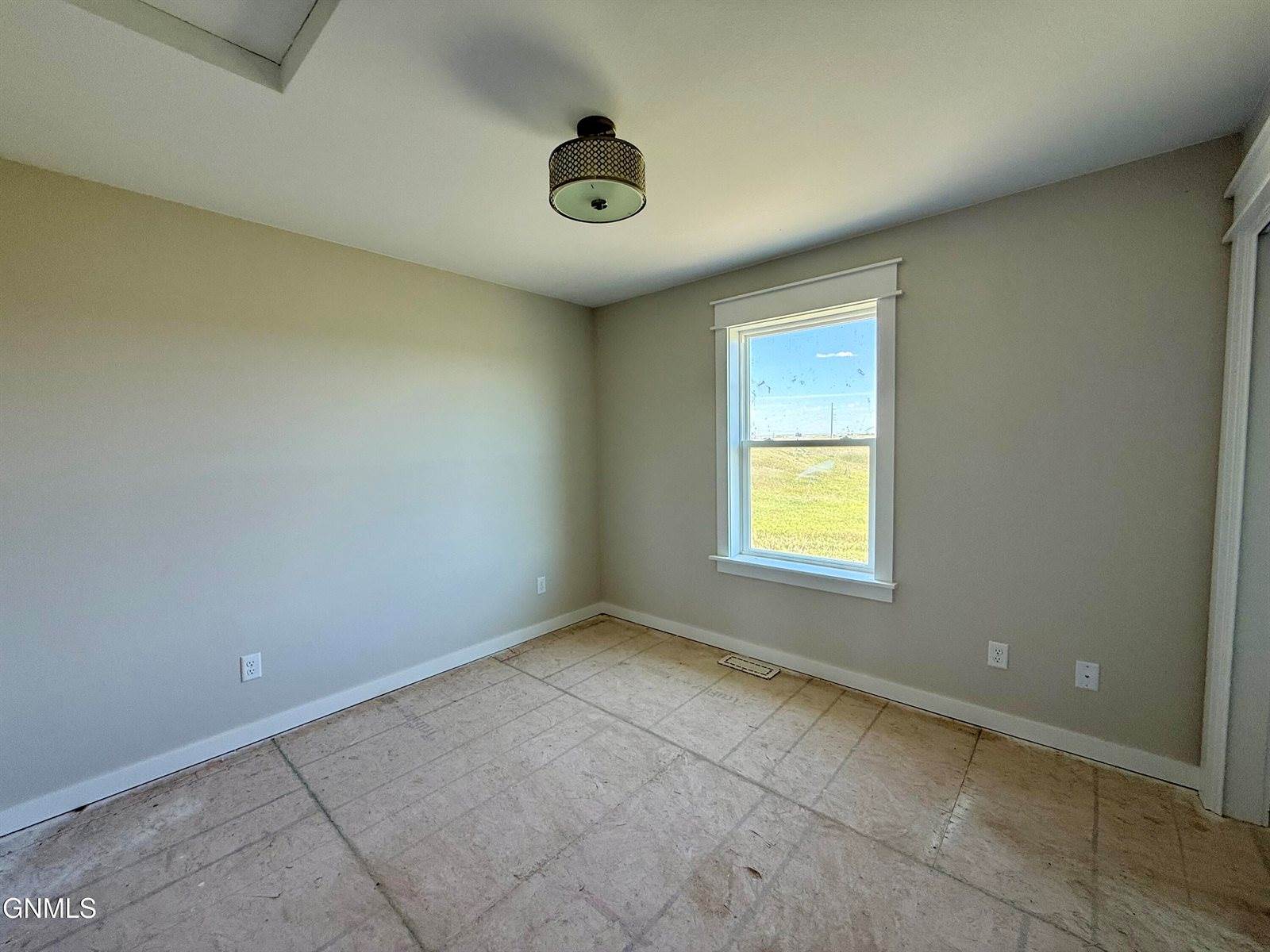 5990 Maple Lane, Williston, ND 58801