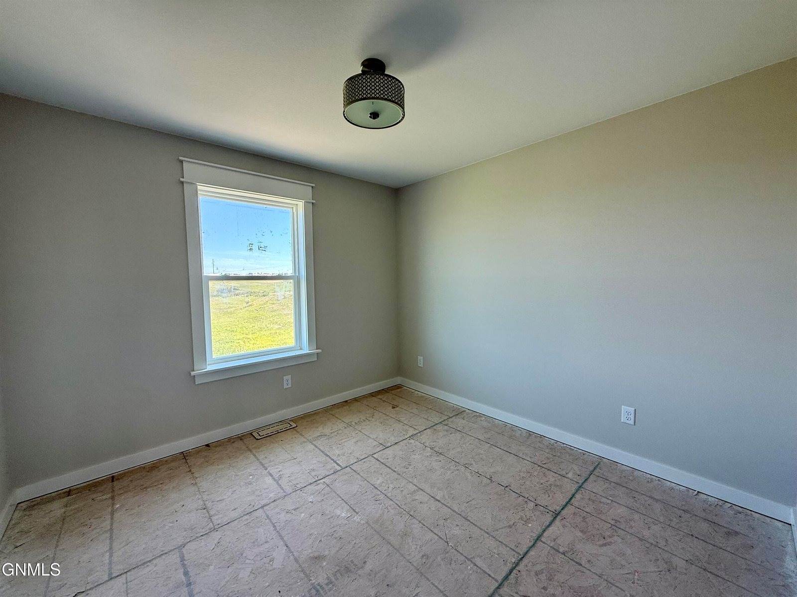 5990 Maple Lane, Williston, ND 58801