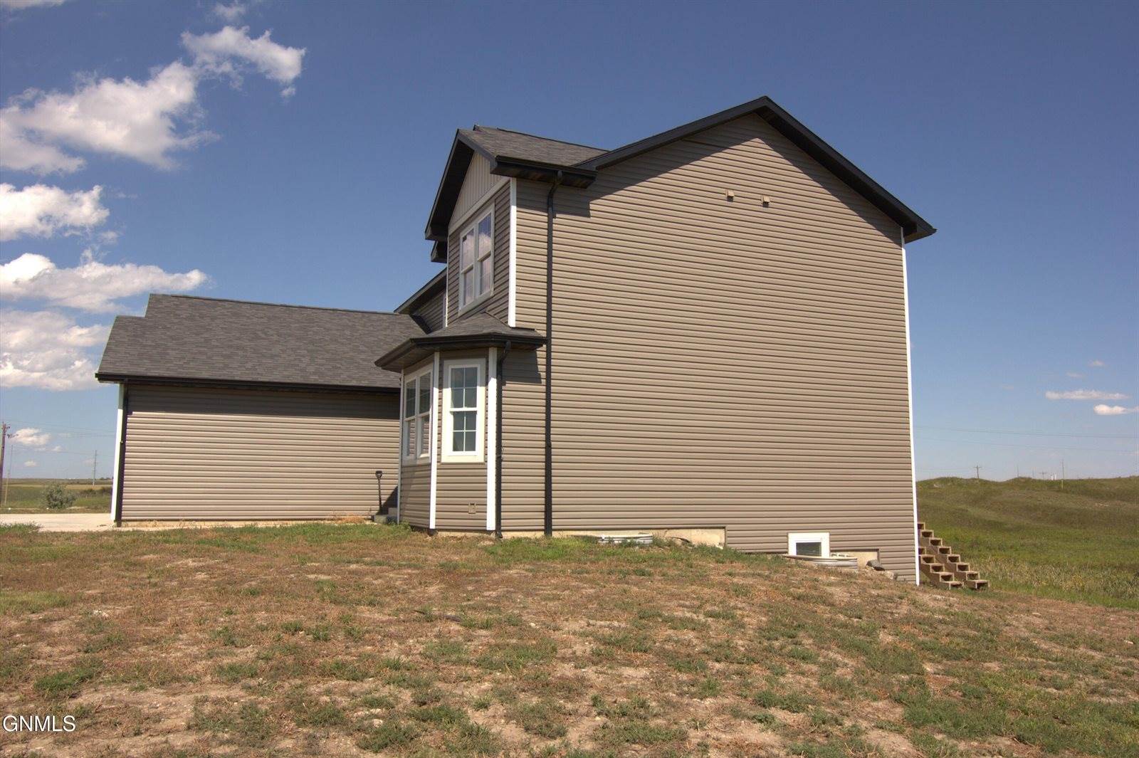 5990 Maple Lane, Williston, ND 58801