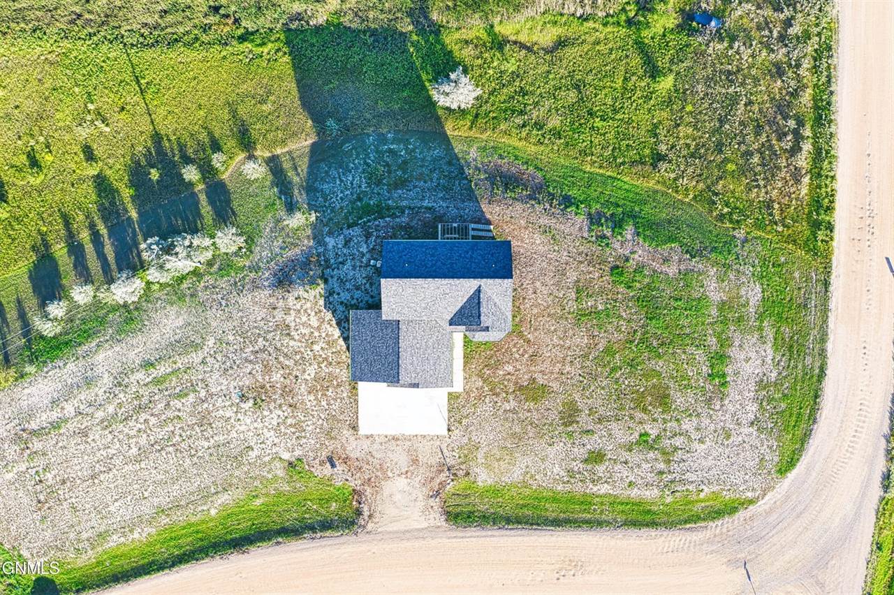 5990 Maple Lane, Williston, ND 58801