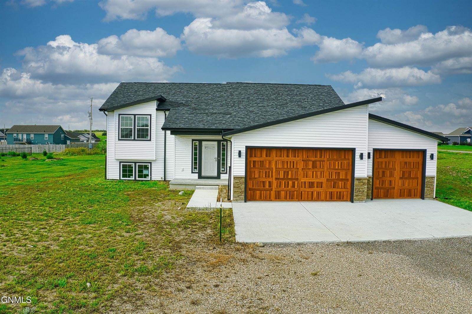 13680 Mulberry Loop NW, Williston, ND 58801