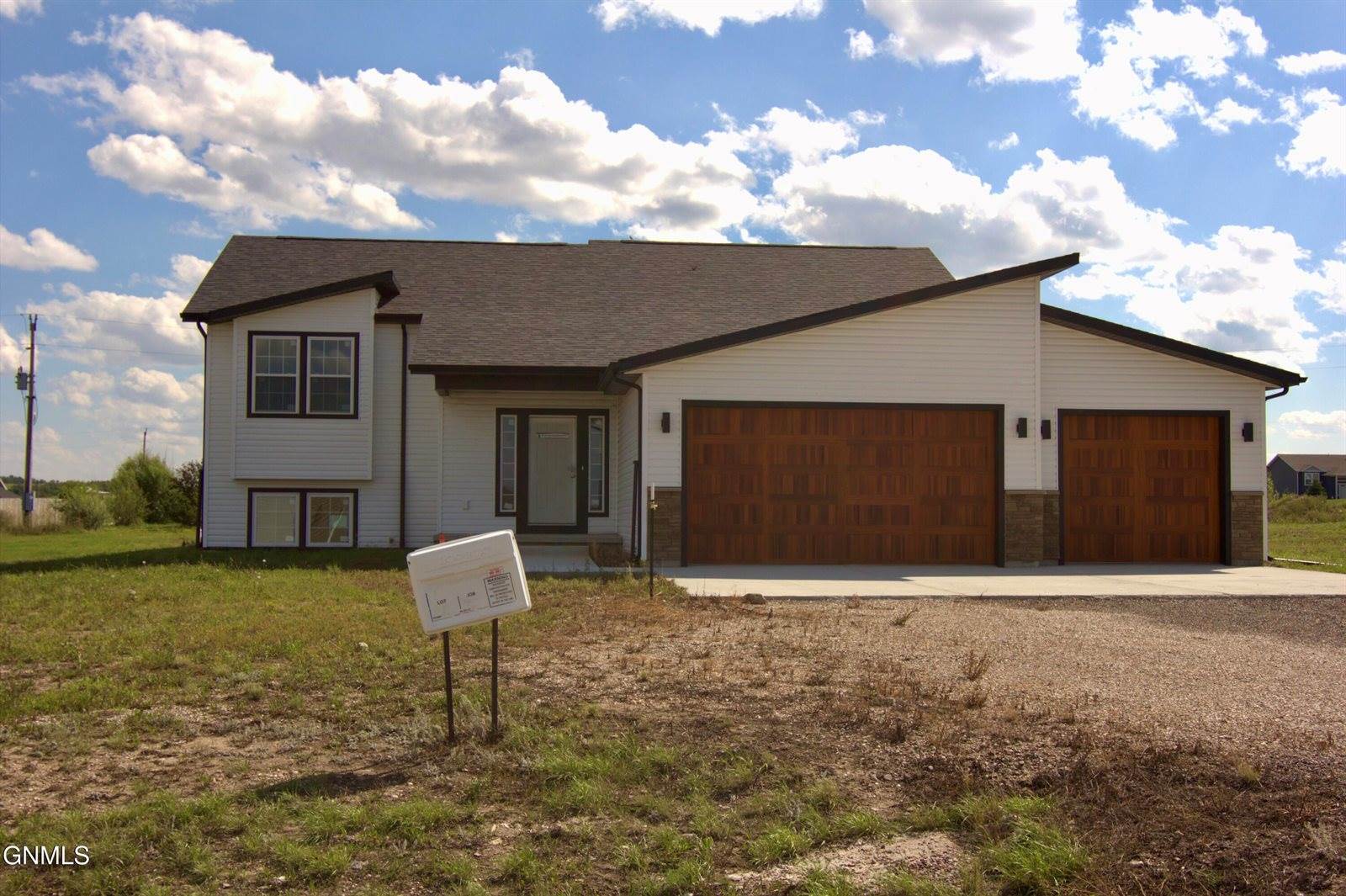 13680 Mulberry Loop NW, Williston, ND 58801