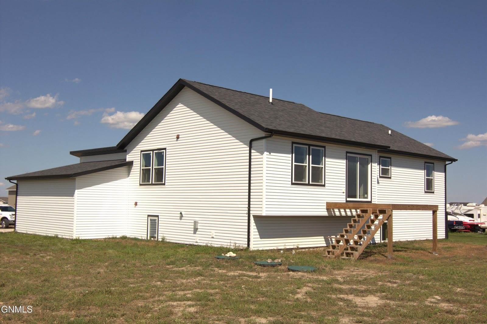 13680 Mulberry Loop NW, Williston, ND 58801