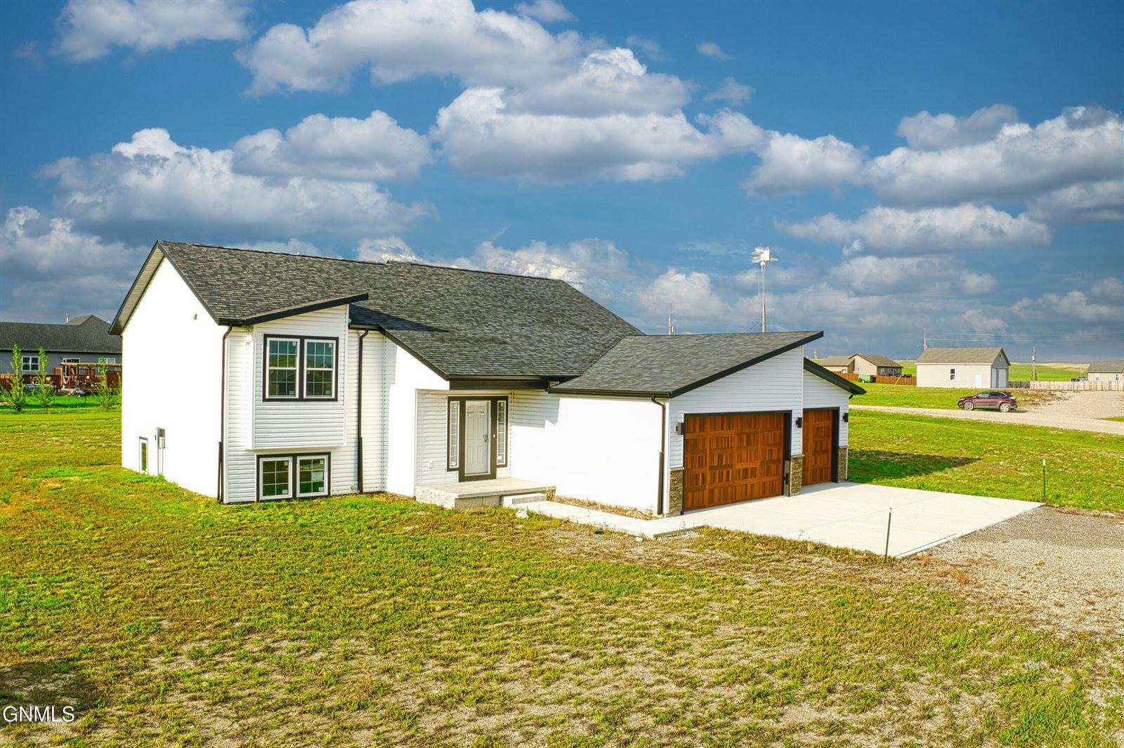 13680 Mulberry Loop NW, Williston, ND 58801