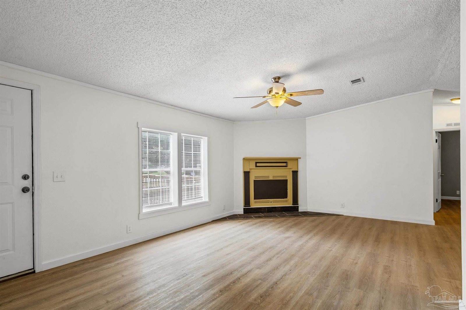 2192 Bergren Rd, Gulf Breeze, FL 32563