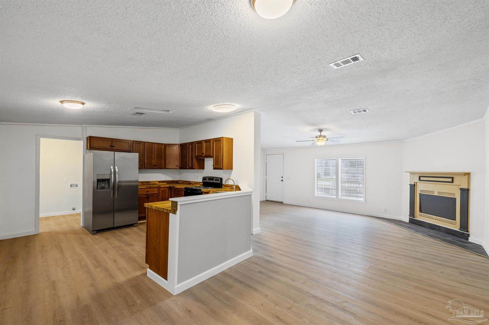 2192 Bergren Rd, Gulf Breeze, FL 32563