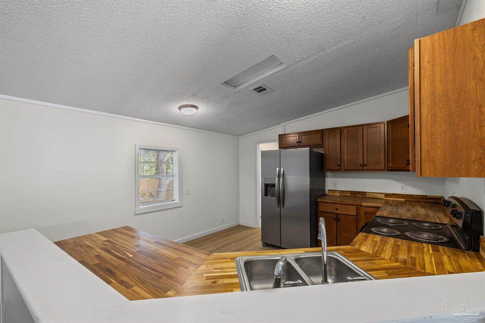 2192 Bergren Rd, Gulf Breeze, FL 32563