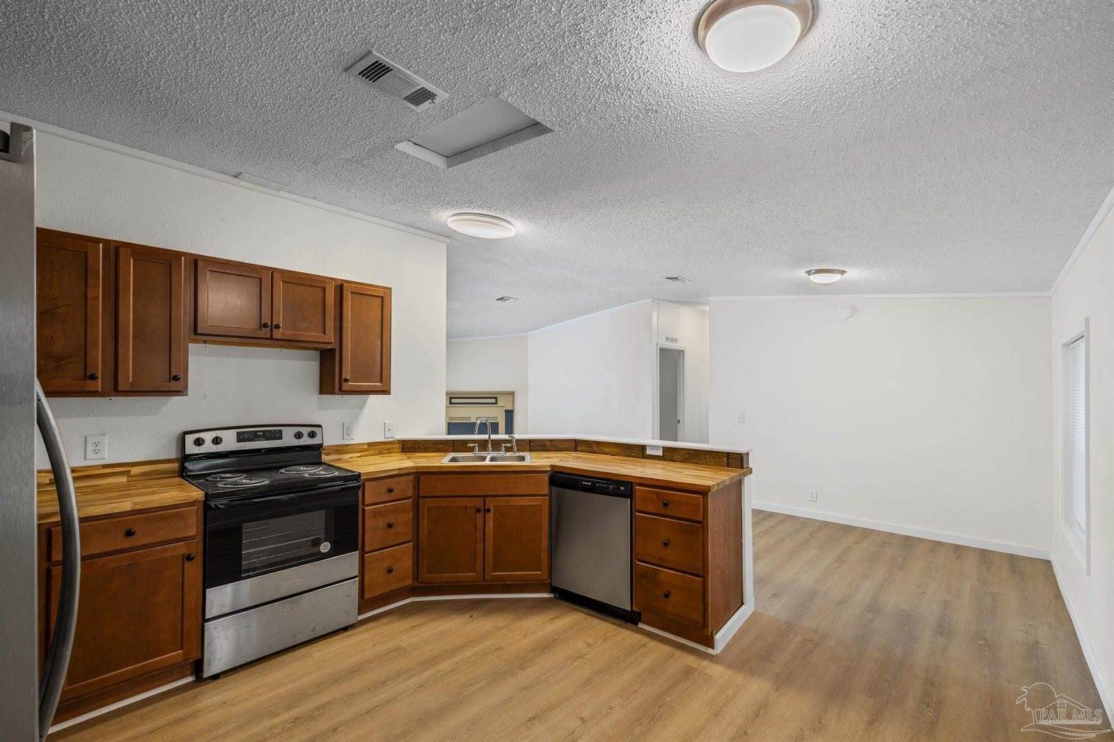 2192 Bergren Rd, Gulf Breeze, FL 32563