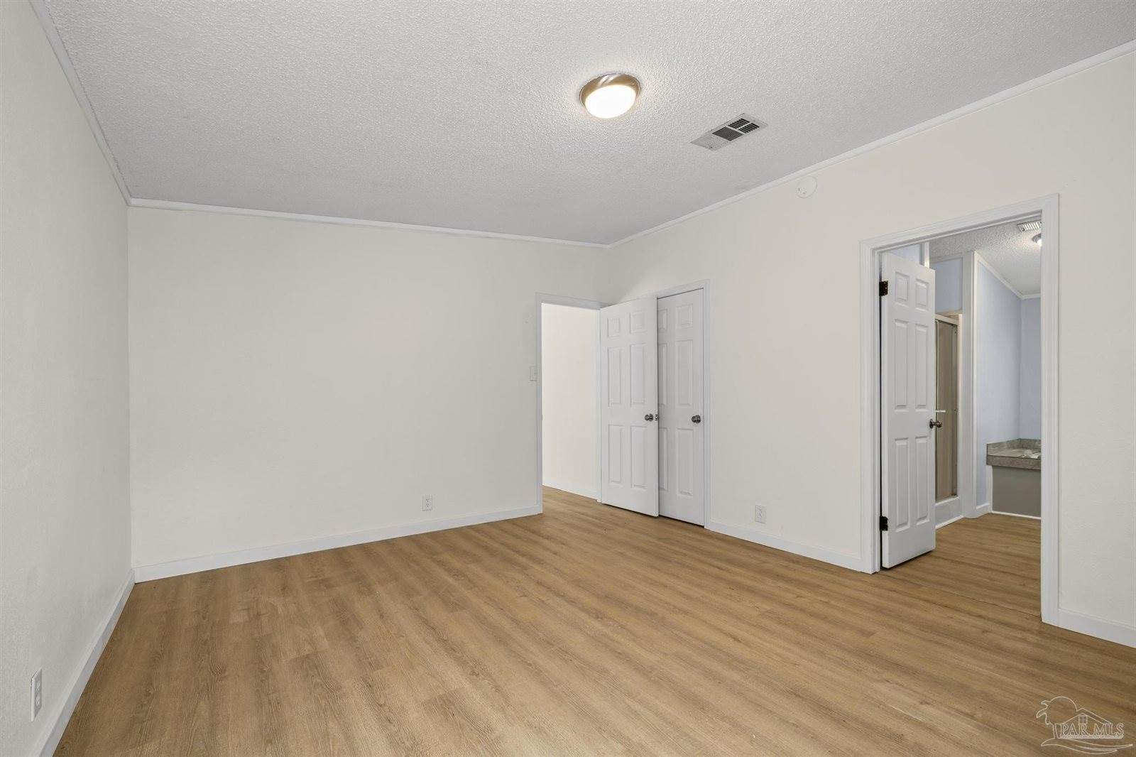 2192 Bergren Rd, Gulf Breeze, FL 32563