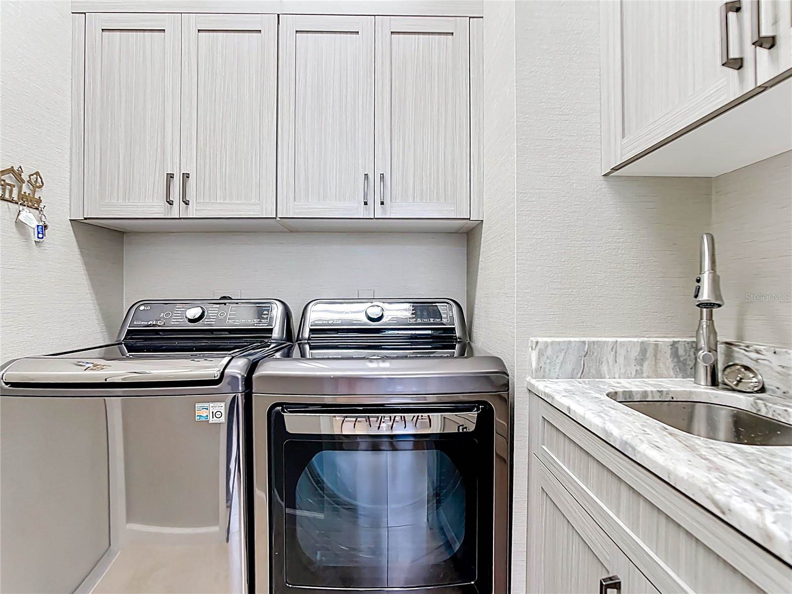 902 Tartan Drive, Venice, FL 34293