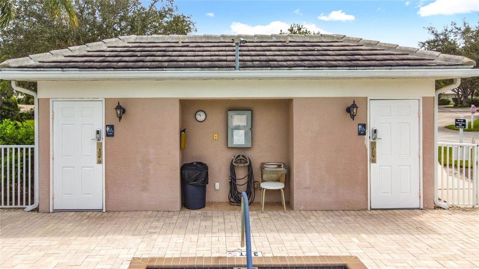 902 Tartan Drive, Venice, FL 34293