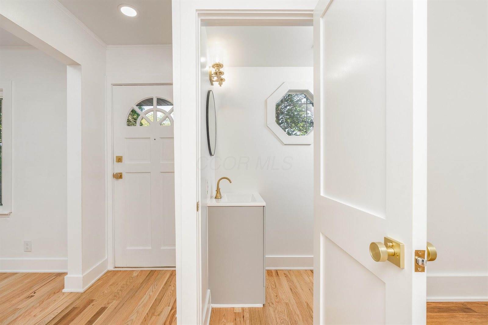 142 South Gould Road, Columbus, OH 43209