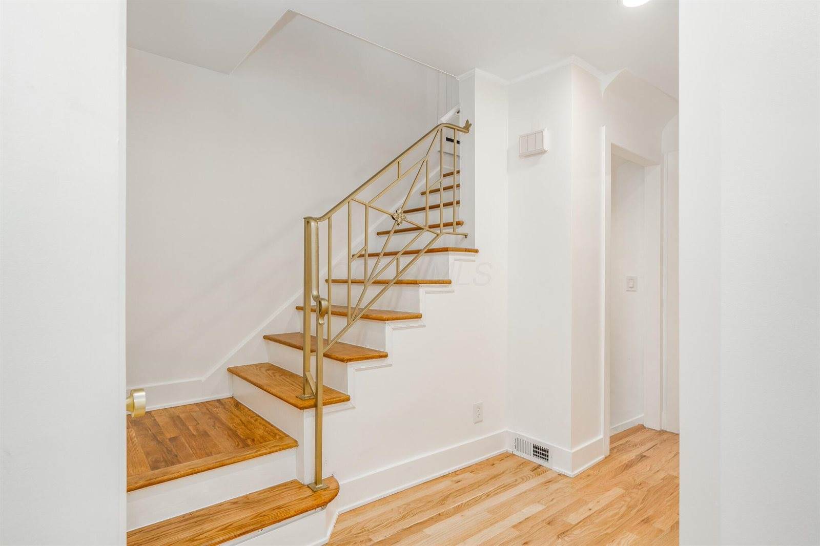 142 South Gould Road, Columbus, OH 43209