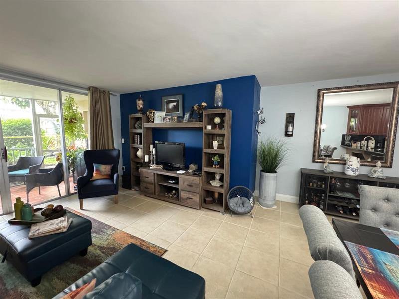 1770 NE 191st St 112-1, Miami, FL 33179