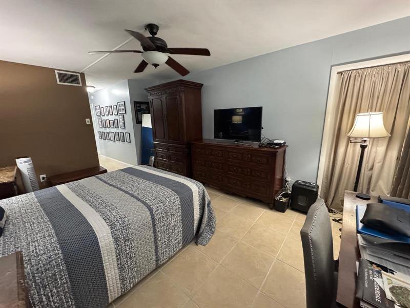 1770 NE 191st St 112-1, Miami, FL 33179