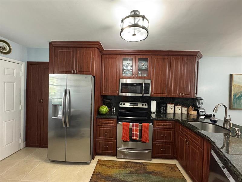 1770 NE 191st St 112-1, Miami, FL 33179