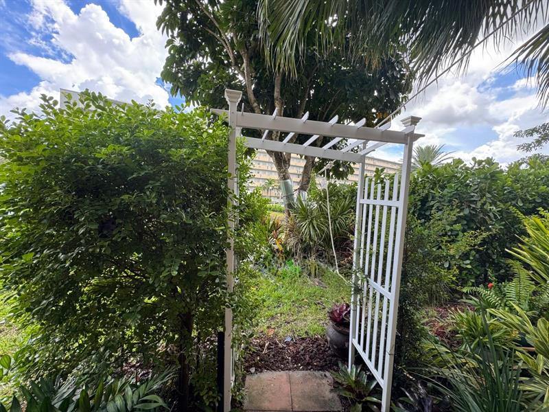 1770 NE 191st St 112-1, Miami, FL 33179