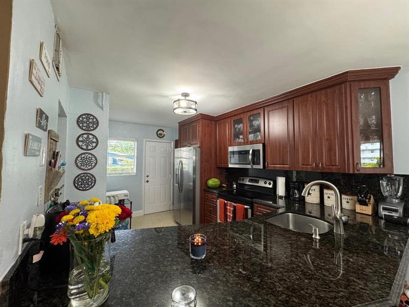 1770 NE 191st St 112-1, Miami, FL 33179