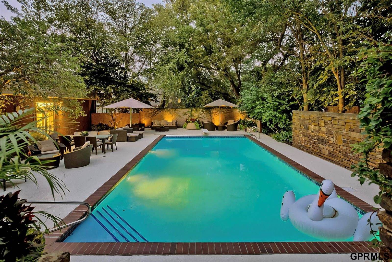 3105 Armbrust Drive, Omaha, NE 68124