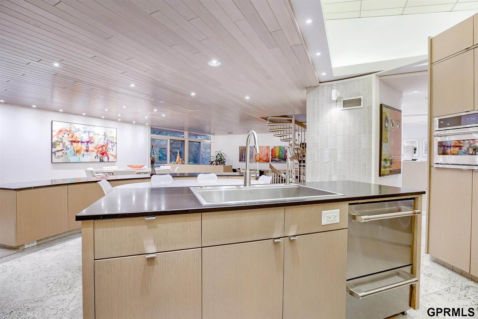 3105 Armbrust Drive, Omaha, NE 68124