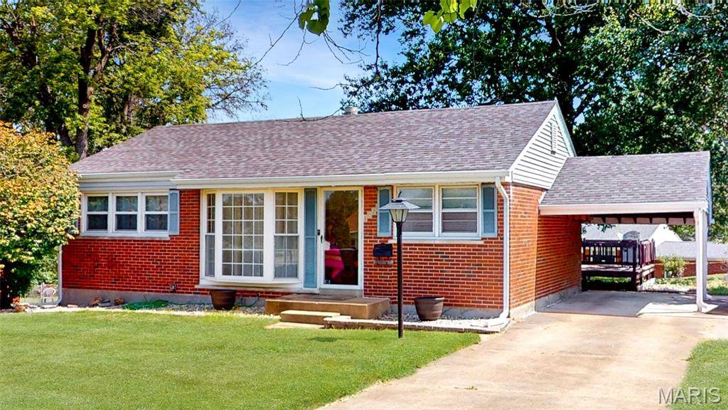 1020 Saint Patrice Lane, Florissant, MO 63031