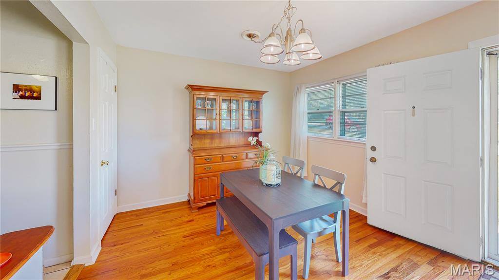 1020 Saint Patrice Lane, Florissant, MO 63031