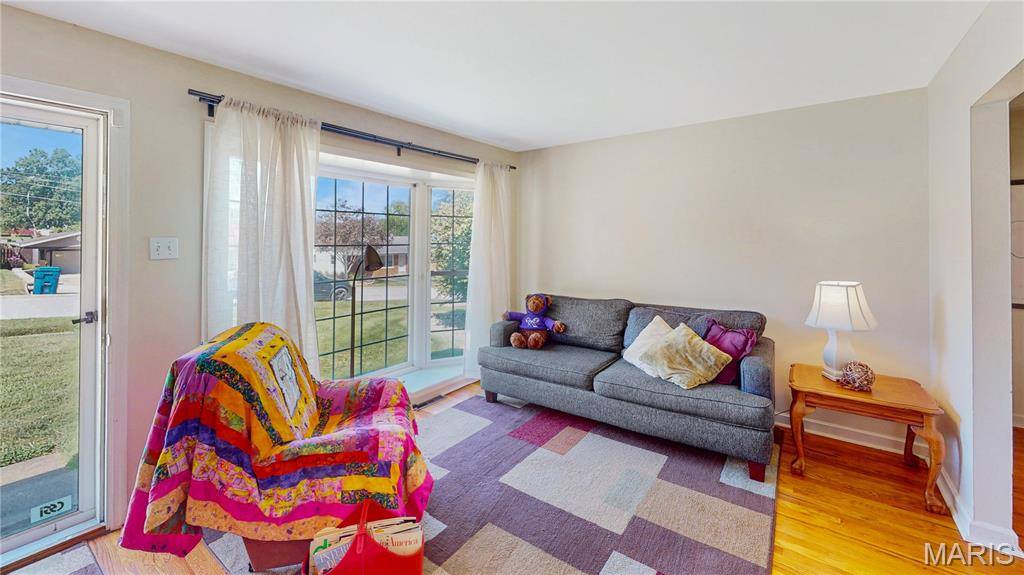 1020 Saint Patrice Lane, Florissant, MO 63031