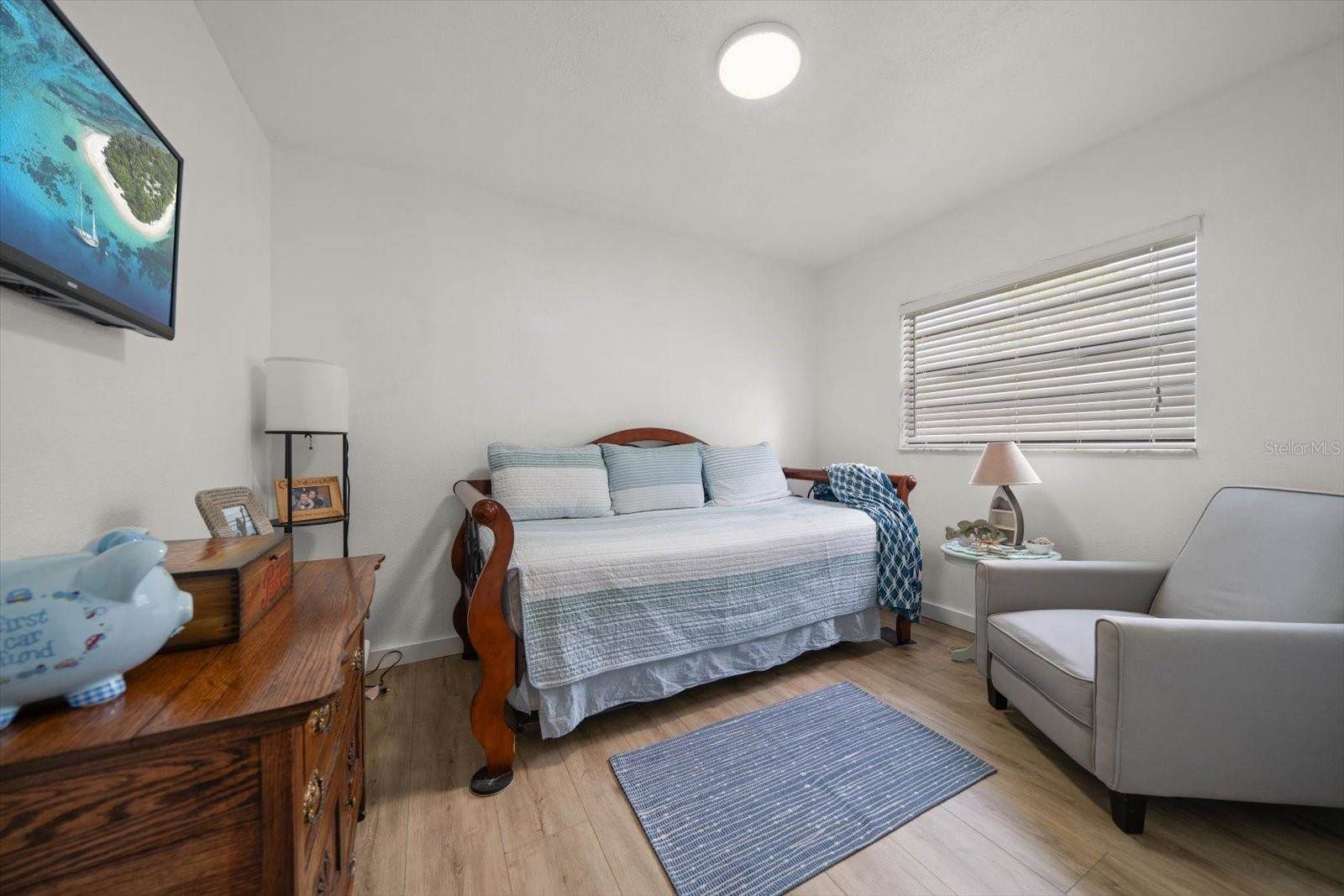 3290 70TH Avenue North, Saint Petersburg, FL 33702