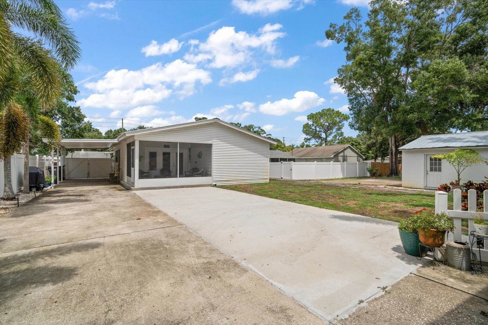 3290 70TH Avenue North, Saint Petersburg, FL 33702