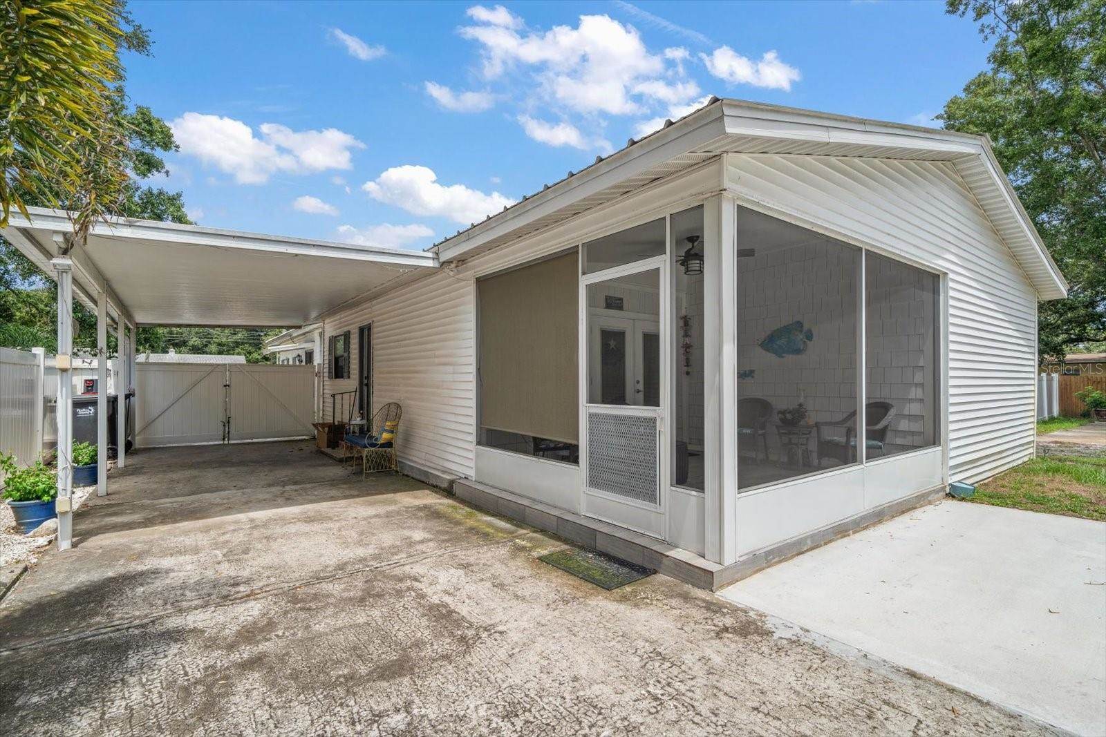 3290 70TH Avenue North, Saint Petersburg, FL 33702