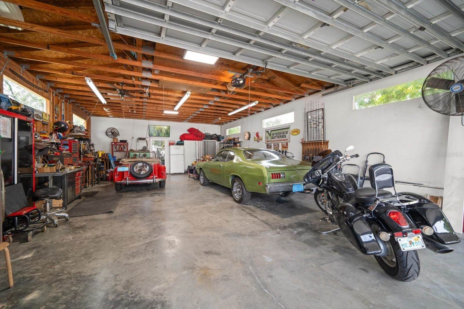 3290 70TH Avenue North, Saint Petersburg, FL 33702