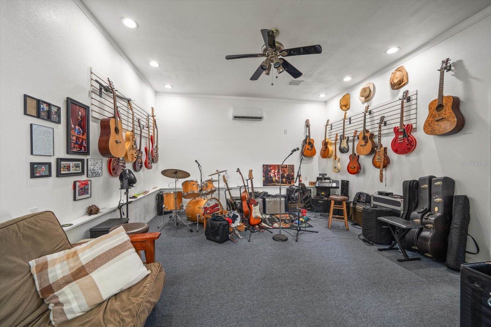 3290 70TH Avenue North, Saint Petersburg, FL 33702