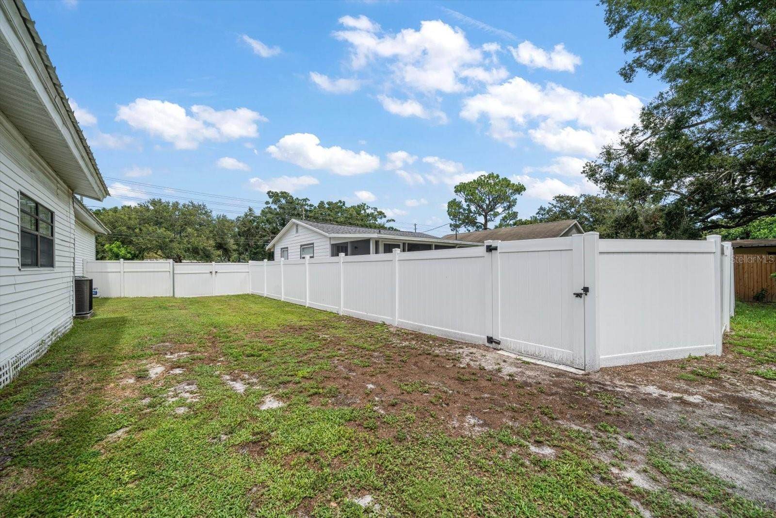 3290 70TH Avenue North, Saint Petersburg, FL 33702