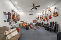 3290 70TH Avenue North, Saint Petersburg, FL 33702