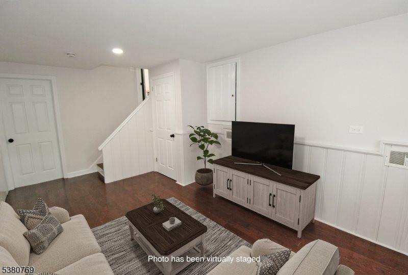 209 Pleasant Ave, Fanwood Boro, NJ 07023